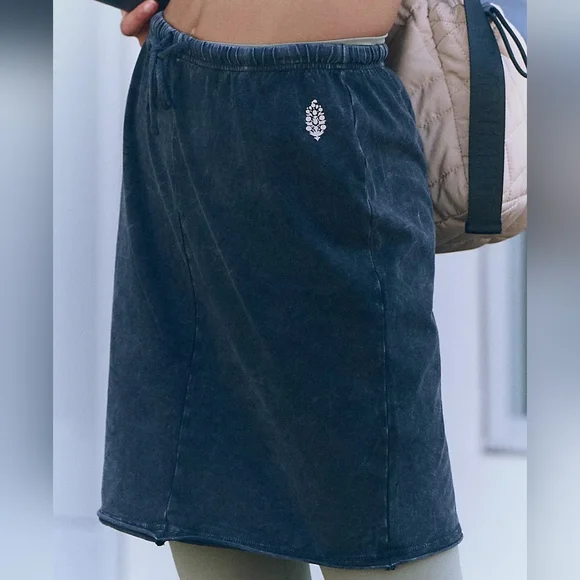 New Free People Hot Shot Slim Skirt Black L FP Movement Midi Mini Washed Gray - Picture 9 of 15